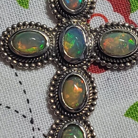 Vintage Ethiopian Welo Opal Sterling Silver Cross Pendant - Picture 4 of 7
